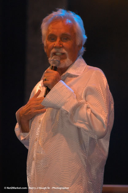 Kenny Rogers @ The Aqueduct on Rose Hall - Friday, January 26, 2007 - 10th Anniversary - Air Jamaica Jazz & Blues Festival 2007 - The Art of Music - Tuesday, January 23 - Saturday, January 27, 2007, The Aqueduct on Rose Hall, Montego Bay, Jamaica - Negril Travel Guide, Negril Jamaica WI - http://www.negriltravelguide.com - info@negriltravelguide.com...!