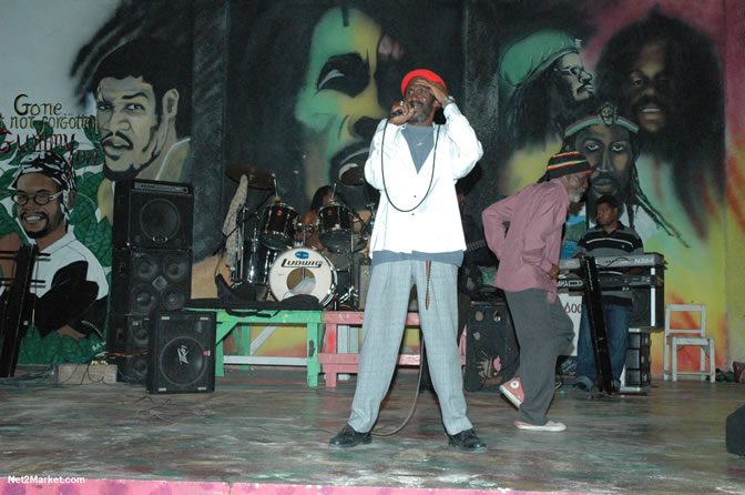 Reggae Superstar - Bush Man @ Bourbon Beach with Boddy Dread & Singing Honour - Presented by Our Music Promotions - Omar & Ama-Donna - Saturday, May 14, 2005 - Negril Travel Guide, Negril Jamaica WI - http://www.negriltravelguide.com - info@negriltravelguide.com...!