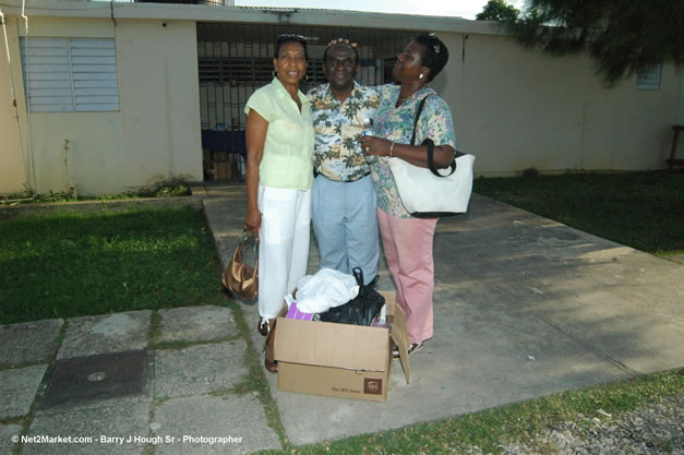 Negril Clinic - Caribbean Medical Mission, Friday, October 20, 2006 - Negril Travel Guide, Negril Jamaica WI - http://www.negriltravelguide.com - info@negriltravelguide.com...!