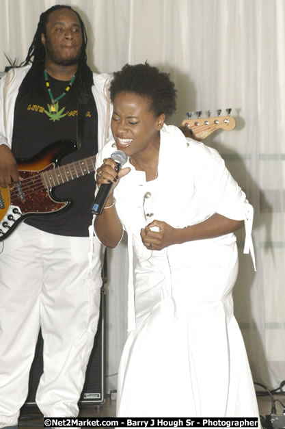 Etana - Reflections - Cure Fest 2007 - All White Birth-Night Party - Hosted by Jah Cure - Starfish Trelawny Hotel - Trelawny, Jamaica - Friday, October 12, 2007 - Cure Fest 2007 October 12th-14th, 2007 Presented by Danger Promotions, Iyah Cure Promotions, and Brass Gate Promotions - Alison Young, Publicist - Photographs by Net2Market.com - Barry J. Hough Sr, Photographer - Negril Travel Guide, Negril Jamaica WI - http://www.negriltravelguide.com - info@negriltravelguide.com...!