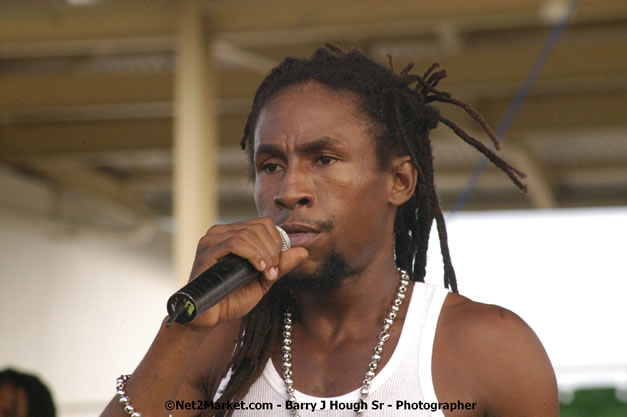 Jah Cure - Cure Fest 2007 - Longing For Concert at Trelawny Multi Purpose Stadium, Trelawny, Jamaica - Sunday, October 14, 2007 - Cure Fest 2007 October 12th-14th, 2007 Presented by Danger Promotions, Iyah Cure Promotions, and Brass Gate Promotions - Alison Young, Publicist - Photographs by Net2Market.com - Barry J. Hough Sr, Photographer - Negril Travel Guide, Negril Jamaica WI - http://www.negriltravelguide.com - info@negriltravelguide.com...!