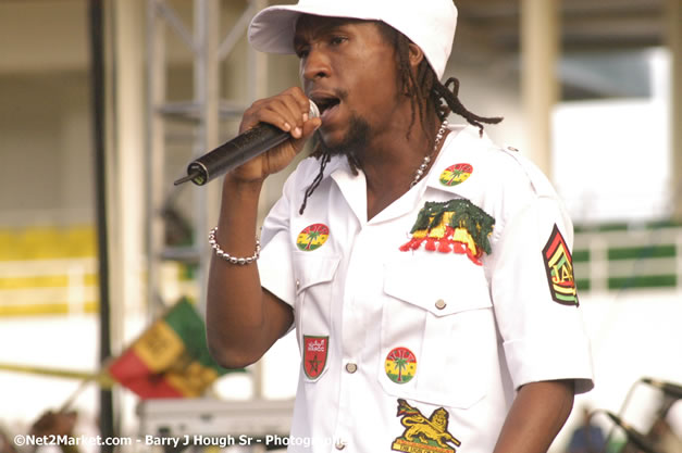 Jah Cure - Cure Fest 2007 - Longing For Concert at Trelawny Multi Purpose Stadium, Trelawny, Jamaica - Sunday, October 14, 2007 - Cure Fest 2007 October 12th-14th, 2007 Presented by Danger Promotions, Iyah Cure Promotions, and Brass Gate Promotions - Alison Young, Publicist - Photographs by Net2Market.com - Barry J. Hough Sr, Photographer - Negril Travel Guide, Negril Jamaica WI - http://www.negriltravelguide.com - info@negriltravelguide.com...!