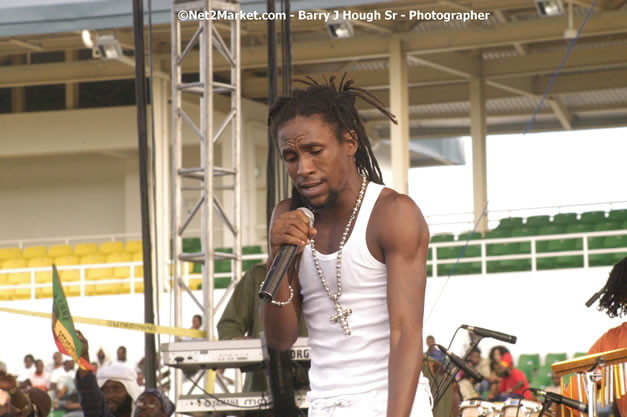 Jah Cure - Cure Fest 2007 - Longing For Concert at Trelawny Multi Purpose Stadium, Trelawny, Jamaica - Sunday, October 14, 2007 - Cure Fest 2007 October 12th-14th, 2007 Presented by Danger Promotions, Iyah Cure Promotions, and Brass Gate Promotions - Alison Young, Publicist - Photographs by Net2Market.com - Barry J. Hough Sr, Photographer - Negril Travel Guide, Negril Jamaica WI - http://www.negriltravelguide.com - info@negriltravelguide.com...!