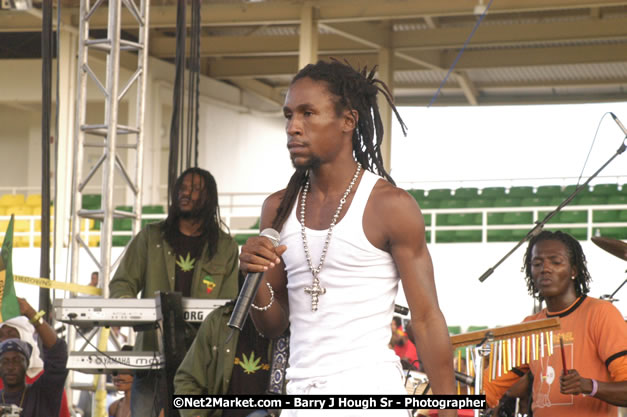 Jah Cure - Cure Fest 2007 - Longing For Concert at Trelawny Multi Purpose Stadium, Trelawny, Jamaica - Sunday, October 14, 2007 - Cure Fest 2007 October 12th-14th, 2007 Presented by Danger Promotions, Iyah Cure Promotions, and Brass Gate Promotions - Alison Young, Publicist - Photographs by Net2Market.com - Barry J. Hough Sr, Photographer - Negril Travel Guide, Negril Jamaica WI - http://www.negriltravelguide.com - info@negriltravelguide.com...!