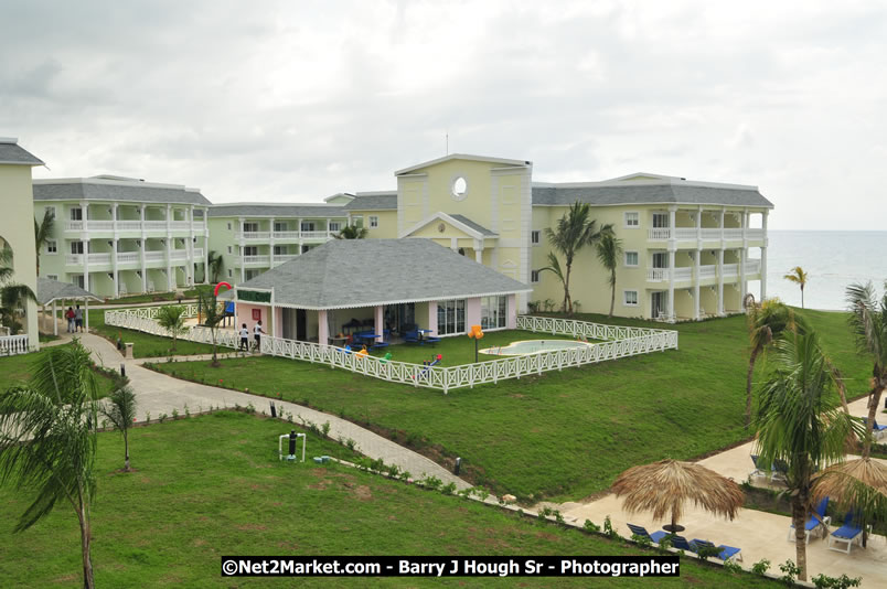 Grand Palladium Resort & Spa [Fiesta] - Host of Hanover Homecoming Foundations Celebrations - Hanover Homecoming Foundation LTD Jamaica - Wherever you roam ... Hanover bids you ... come HOME - Sunday, August 3 to Saturday, August 9, 2008 - Hanover Jamaica - Photographs by Net2Market.com - Barry J. Hough Sr. Photojournalist/Photograper - Photographs taken with a Nikon D300 - Negril Travel Guide, Negril Jamaica WI - http://www.negriltravelguide.com - info@negriltravelguide.com...!