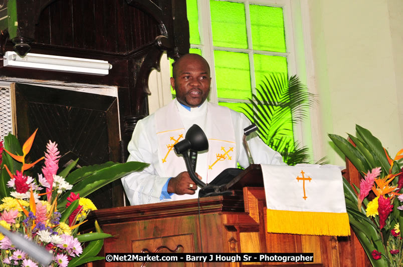 Lucea United Church - Unitied Church in Jamaica and Cayman Islands - Worship Service & Celebration of the Sacrament of Holy Communion - Special Guests: Hanover Homecoming Foundation & His excellency The Most Honourable Professor Sir Kenneth Hall Governor General of Jamaica - Sunday, August 3, 2008 - Hanover Homecoming Foundation LTD Jamaica - Wherever you roam ... Hanover bids you ... come HOME - Sunday, August 3 to Saturday, August 9, 2008 - Hanover Jamaica - Photographs by Net2Market.com - Barry J. Hough Sr. Photojournalist/Photograper - Photographs taken with a Nikon D300 - Negril Travel Guide, Negril Jamaica WI - http://www.negriltravelguide.com - info@negriltravelguide.com...!