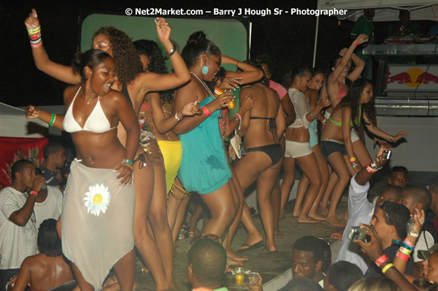 Hybrid Go Ultra - Independence Negril 2K7 - A Barefoot Beach Party @ The Hybrid Beach Cove aka Half Moon Beach Club, Sunday, August 5, 2007, Half Moon Beach, Hanover Parish, Jamaica - Negril Travel Guide.com, Negril Jamaica WI - http://www.negriltravelguide.com - info@negriltravelguide.com...!