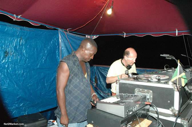 History Clash - Stone Love VS David Roddigan [Out of London] - June 5, 2005 - Presented by Jamaica Tamboo in association with Guinness - Negril Spot - Negril Travel Guide, Negril Jamaica WI - http://www.negriltravelguide.com - info@negriltravelguide.com...!