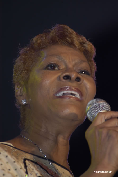 Dionne Warwick - Air Jamaica Jazz & Blues 2005 - The Art Of Music - Cinnamon Hill Golf Course, Rose Hall, Montego Bay - Negril Travel Guide, Negril Jamaica WI - http://www.negriltravelguide.com - info@negriltravelguide.com...!