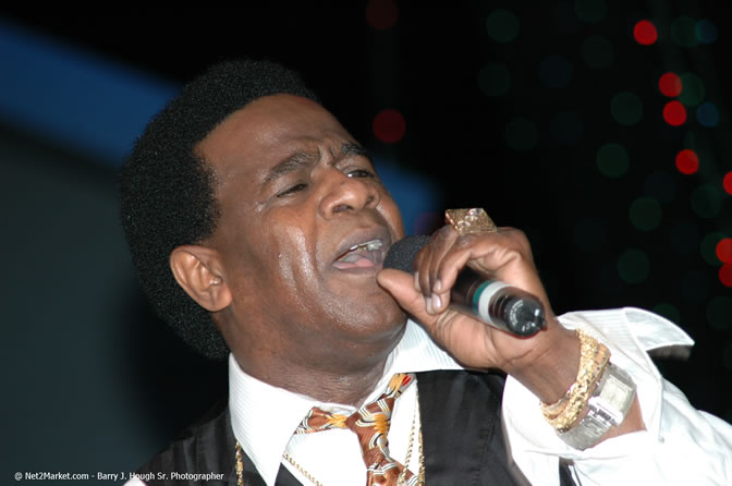 Al Green - Air Jamaica Jazz & Blues Festival 2006 - The Art of Music - Cinnamon Hill Golf Club - Rosehall Resort & Country Club, Montego Bay, Jamaica W.I. - Thursday, Friday 27, 2006 - Negril Travel Guide, Negril Jamaica WI - http://www.negriltravelguide.com - info@negriltravelguide.com...!