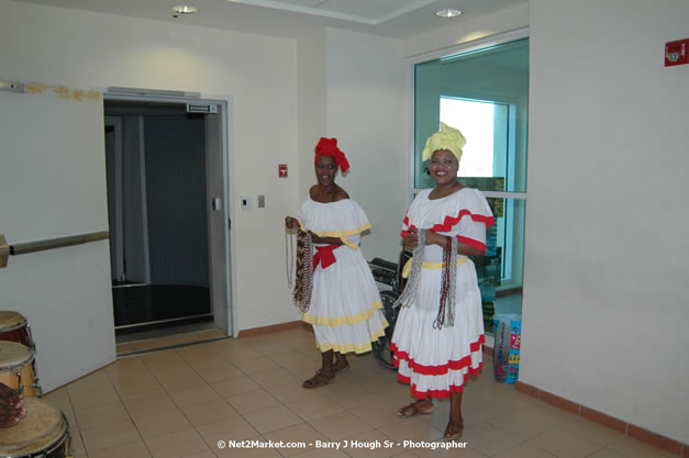 MBJ Airports Limited Welcomes WestJet Airlines - Inaugural Scheduled Service From Toronto Pearsons International Airport - Monday, December 10, 2007 - Sangster International Airport - MBJ Airports Limited, Montego Bay, Jamaica W.I. - Photographs by Net2Market.com - Barry J. Hough Sr, Photographer - Negril Travel Guide, Negril Jamaica WI - http://www.negriltravelguide.com - info@negriltravelguide.com...!