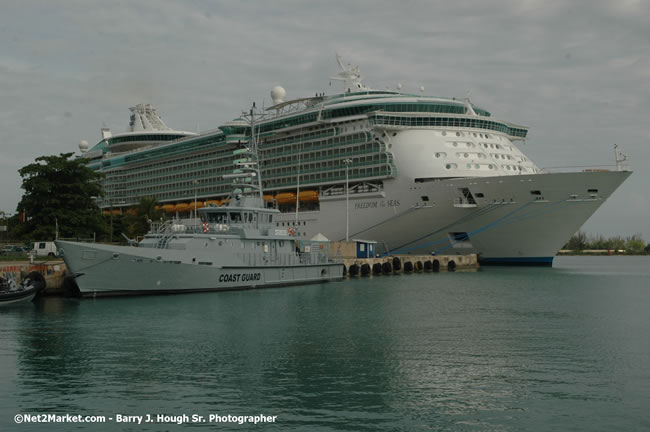 MS Freedom Of The Seas [Royal Caribbean International's - Newest Vessel] Plaques &amp; Keys Ceremony in order to commemorate its first arrival at the Port Montego Bay Photos - Negril Travel Guide, Negril Jamaica WI - http://www.negriltravelguide.com - info@negriltravelguide.com...!