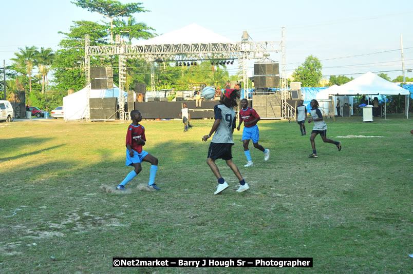 Marley Magic Traffic Jam - Celebrity Football @ Spring Break - Saturday, March 21, 2009 - Also Featuring: Kelley, Capleton, Junior Reid, Spragga Benz, Wayne Marshall, Munga, Romaine Virgo,Embee, Bango Herman, Flava K, Whisky Baggio, Andrew and Wadda Blood, Black Am I, Packa, Venue at Waz Beach, Norman Manley Boulevard, Negril Westmoreland, Jamaica - Saturday, March 21, 2009 - Photographs by Net2Market.com - Barry J. Hough Sr, Photographer/Photojournalist - Negril Travel Guide, Negril Jamaica WI - http://www.negriltravelguide.com - info@negriltravelguide.com...!