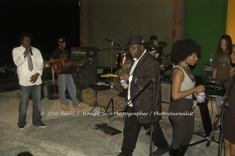 Chaka Demus & Pliers - Live In Concert @ Negril Escape Resort and Spa, December 8, 2009, One Love Drive, West End, Negril, Westmoreland, Jamaica W.I. - Photographs by Net2Market.com - Barry J. Hough Sr, Photographer/Photojournalist - Negril Travel Guide, Negril Jamaica WI - http://www.negriltravelguide.com - info@negriltravelguide.com...!