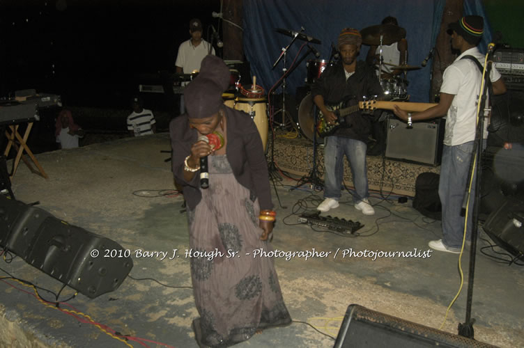 Etana - Live In Concert - One Love Reggae Concert Series 09/10 @ Negril Escape Resort and Spa, December 22, 2009, One Love Drive, West End, Negril, Westmoreland, Jamaica W.I. - Photographs by Net2Market.com - Barry J. Hough Sr, Photographer/Photojournalist - Negril Travel Guide, Negril Jamaica WI - http://www.negriltravelguide.com - info@negriltravelguide.com...!