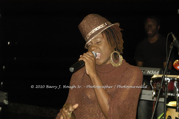 Etana - Live In Concert - One Love Reggae Concert Series 09/10 @ Negril Escape Resort and Spa, December 22, 2009, One Love Drive, West End, Negril, Westmoreland, Jamaica W.I. - Photographs by Net2Market.com - Barry J. Hough Sr, Photographer/Photojournalist - Negril Travel Guide, Negril Jamaica WI - http://www.negriltravelguide.com - info@negriltravelguide.com...!