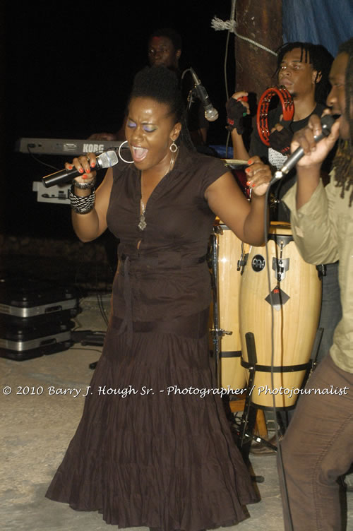 Etana - Live In Concert - One Love Reggae Concert Series 09/10 @ Negril Escape Resort and Spa, December 22, 2009, One Love Drive, West End, Negril, Westmoreland, Jamaica W.I. - Photographs by Net2Market.com - Barry J. Hough Sr, Photographer/Photojournalist - Negril Travel Guide, Negril Jamaica WI - http://www.negriltravelguide.com - info@negriltravelguide.com...!