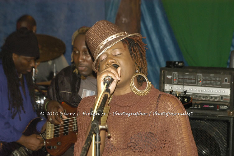 Etana - Live In Concert - One Love Reggae Concert Series 09/10 @ Negril Escape Resort and Spa, December 22, 2009, One Love Drive, West End, Negril, Westmoreland, Jamaica W.I. - Photographs by Net2Market.com - Barry J. Hough Sr, Photographer/Photojournalist - Negril Travel Guide, Negril Jamaica WI - http://www.negriltravelguide.com - info@negriltravelguide.com...!