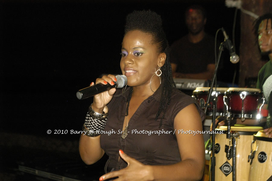 Etana - Live In Concert - One Love Reggae Concert Series 09/10 @ Negril Escape Resort and Spa, December 22, 2009, One Love Drive, West End, Negril, Westmoreland, Jamaica W.I. - Photographs by Net2Market.com - Barry J. Hough Sr, Photographer/Photojournalist - Negril Travel Guide, Negril Jamaica WI - http://www.negriltravelguide.com - info@negriltravelguide.com...!