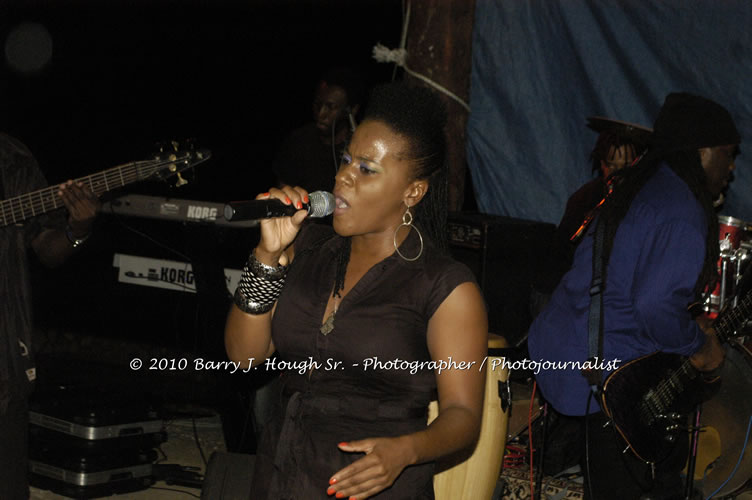 Etana - Live In Concert - One Love Reggae Concert Series 09/10 @ Negril Escape Resort and Spa, December 22, 2009, One Love Drive, West End, Negril, Westmoreland, Jamaica W.I. - Photographs by Net2Market.com - Barry J. Hough Sr, Photographer/Photojournalist - Negril Travel Guide, Negril Jamaica WI - http://www.negriltravelguide.com - info@negriltravelguide.com...!