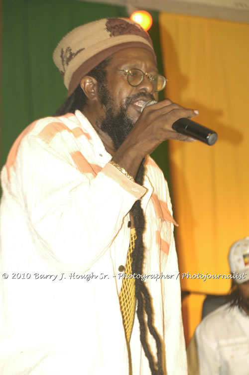 Freddy McGregor - Live In Concert @ Negril Escape Resort and Spa, One Love Drive, West End, Negril, Westmoreland, Jamaica W.I. - Photographs by Net2Market.com - Barry J. Hough Sr, Photographer/Photojournalist - Negril Travel Guide, Negril Jamaica WI - http://www.negriltravelguide.com - info@negriltravelguide.com...!