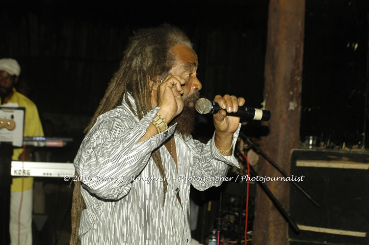 John Holt - Live in Concert - Also featuring Uprising Bank, plus DJ Gemini @ One Love Reggae Concerts Series 09/10 @ Negril Escape Resort & Spa, February 9, 2010, One Love Drive, West End, Negril, Westmoreland, Jamaica W.I. - Photographs by Net2Market.com - Barry J. Hough Sr, Photographer/Photojournalist - The Negril Travel Guide - Negril's and Jamaica's Number One Concert Photography Web Site with over 40,000 Jamaican Concert photographs Published -  Negril Travel Guide, Negril Jamaica WI - http://www.negriltravelguide.com - info@negriltravelguide.com...!