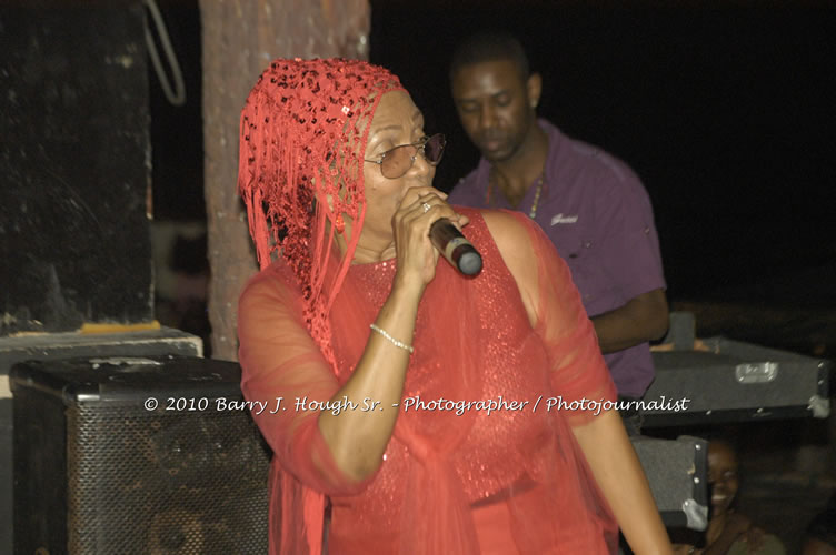 Marcia Griffiths & Edge Michael - Live In Concert - One Love Reggae Concert Series 09/10 @ Negril Escape Resort and Spa, December 29, 2009, One Love Drive, West End, Negril, Westmoreland, Jamaica W.I. - Photographs by Net2Market.com - Barry J. Hough Sr, Photographer/Photojournalist - Negril Travel Guide, Negril Jamaica WI - http://www.negriltravelguide.com - info@negriltravelguide.com...!