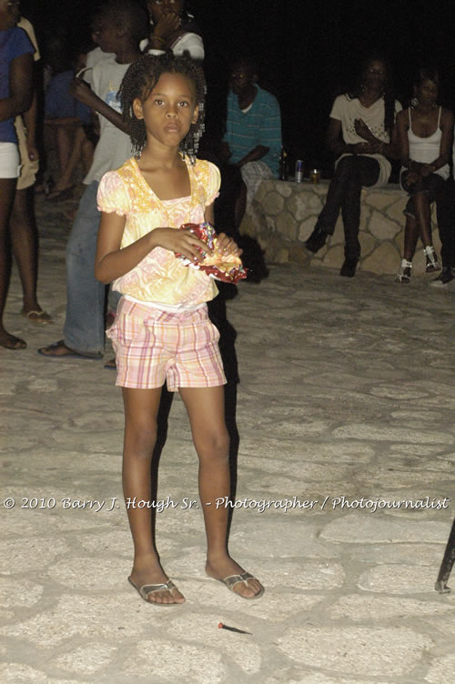 Richie Spice - Live In Concert - One Love Reggae Concert Series 09/10 @ Negril Escape Resort and Spa, January 19, 2010, One Love Drive, West End, Negril, Westmoreland, Jamaica W.I. - Photographs by Net2Market.com - Barry J. Hough Sr, Photographer/Photojournalist - Negril Travel Guide, Negril Jamaica WI - http://www.negriltravelguide.com - info@negriltravelguide.com...!