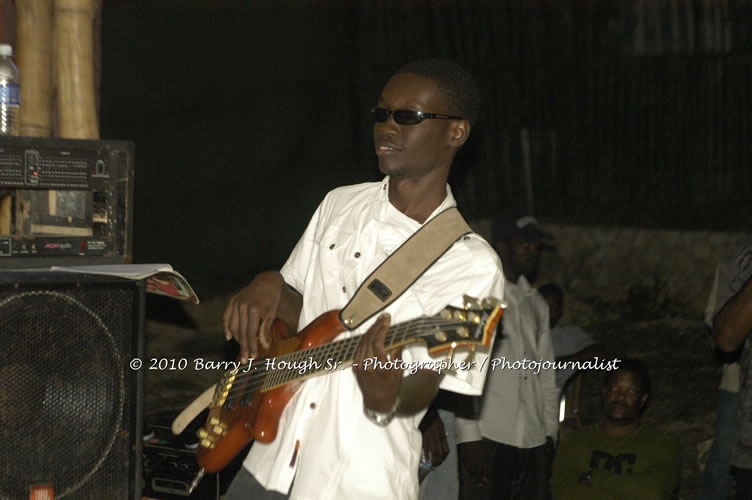 Richie Spice - Live In Concert - One Love Reggae Concert Series 09/10 @ Negril Escape Resort and Spa, January 19, 2010, One Love Drive, West End, Negril, Westmoreland, Jamaica W.I. - Photographs by Net2Market.com - Barry J. Hough Sr, Photographer/Photojournalist - Negril Travel Guide, Negril Jamaica WI - http://www.negriltravelguide.com - info@negriltravelguide.com...!