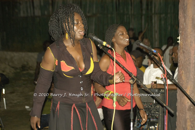 Richie Spice - Live In Concert - One Love Reggae Concert Series 09/10 @ Negril Escape Resort and Spa, January 19, 2010, One Love Drive, West End, Negril, Westmoreland, Jamaica W.I. - Photographs by Net2Market.com - Barry J. Hough Sr, Photographer/Photojournalist - Negril Travel Guide, Negril Jamaica WI - http://www.negriltravelguide.com - info@negriltravelguide.com...!