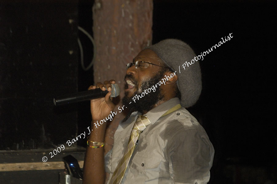  Tarrus Riley - Live in Concert - at the One Love Reggae Concert Series 09/10 @ Negril Escape Resort & Spa - Also Featuring: Mistic Bowie, Monday Justice, Cash, Dean Frazier - DJ Gemini - MC Oliver Cargill, Negril Escape Resort & Spa, One Love Drive, West End, Negril, Westmoreland, Jamaica W.I. - Tuesday, November 17, 2009 - Photographs by Net2Market.com - Barry J. Hough Sr, Photographer / Photojournalist - Photos taken with a Nikon D70, D100, or D300 - Negril Travel Guide, Negril Jamaica WI - http://www.negriltravelguide.com - info@negriltravelguide.com...!