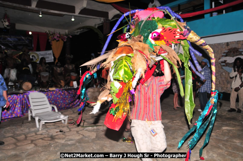 Chinese New Year @ The Sunset Show at Negril Escape - Tuesday, January 27, 2009 - Live Reggae Music at Negril Escape - Tuesday Nights 6:00PM to 10:00 PM - Photographs by Net2Market.com - Barry J. Hough Sr, Photographer/Photojournalist - Negril Travel Guide, Negril Jamaica WI - http://www.negriltravelguide.com - info@negriltravelguide.com...!