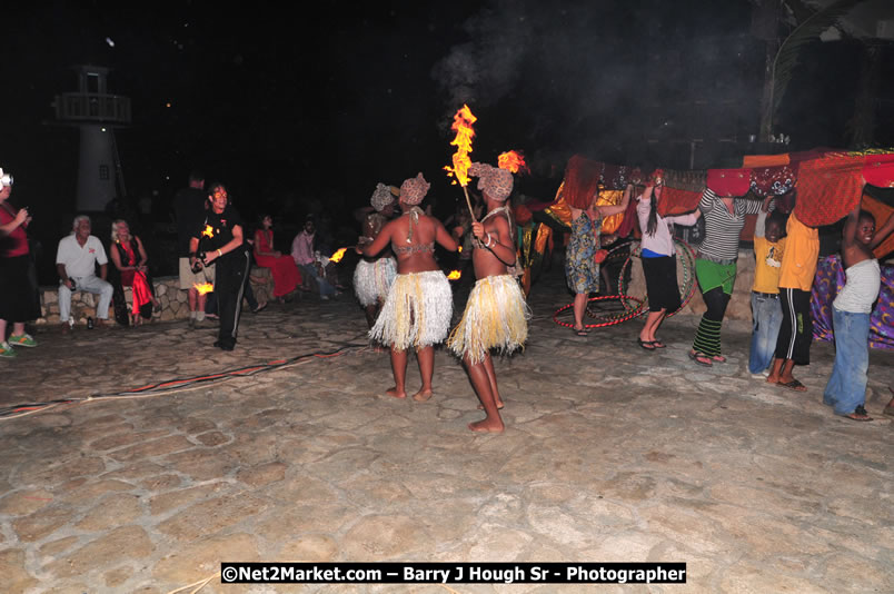 Chinese New Year @ The Sunset Show at Negril Escape - Tuesday, January 27, 2009 - Live Reggae Music at Negril Escape - Tuesday Nights 6:00PM to 10:00 PM - Photographs by Net2Market.com - Barry J. Hough Sr, Photographer/Photojournalist - Negril Travel Guide, Negril Jamaica WI - http://www.negriltravelguide.com - info@negriltravelguide.com...!