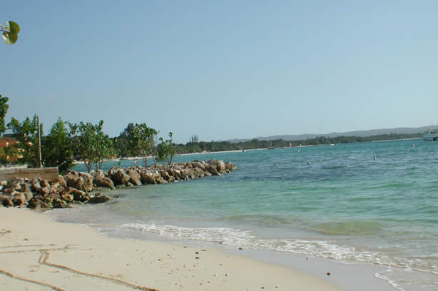 A Photo Walk along Negril's Famous Seven Mile Beach - Negril Travel Guide, Negril Jamaica WI - http://www.negriltravelguide.com - info@negriltravelguide.com...!