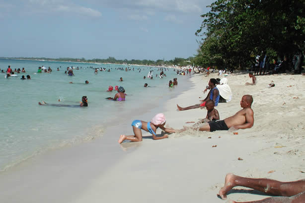 A Photo Walk along Negril's Famous Seven Mile Beach - Negril Travel Guide, Negril Jamaica WI - http://www.negriltravelguide.com - info@negriltravelguide.com...!