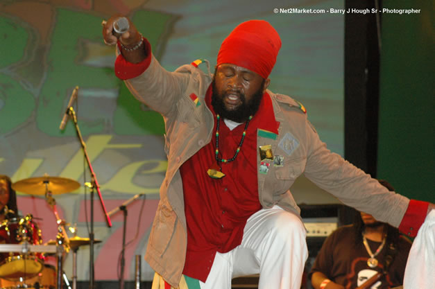 Fanton Mojah @ Tru-Juice Rebel Salute 2007 - Saturday, January 13, 2007, Port Kaiser Sports Club, St. Elizabeth - Negril Travel Guide, Negril Jamaica WI - http://www.negriltravelguide.com - info@negriltravelguide.com...!