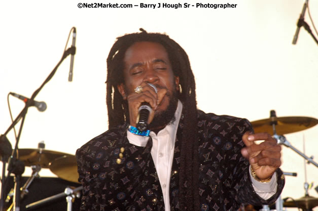 Half Pint - Red Stripe Reggae Sumfest 2007 - Zenith - Saturday, July 21, 2007 - Catherine Hall, Montego Bay, St James, Jamaica W.I. - Negril Travel Guide, Negril Jamaica WI - http://www.negriltravelguide.com - info@negriltravelguide.com...!