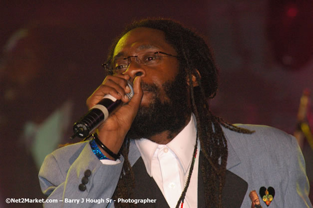 Tarrus Riley - Red Stripe Reggae Sumfest 2007 - Zenith - Saturday, July 21, 2007 - Catherine Hall, Montego Bay, St James, Jamaica W.I. - Negril Travel Guide, Negril Jamaica WI - http://www.negriltravelguide.com - info@negriltravelguide.com...!