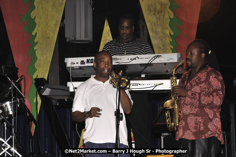 Andy Vernon @ Red Stripe Reggae Sumfest 2008 International Night 2, Catherine Hall, Montego Bay - Saturday, July 19, 2008 - Reggae Sumfest 2008 July 13 - July 19, 2008 - Photographs by Net2Market.com - Barry J. Hough Sr. Photojournalist/Photograper - Photographs taken with a Nikon D300 - Negril Travel Guide, Negril Jamaica WI - http://www.negriltravelguide.com - info@negriltravelguide.com...!