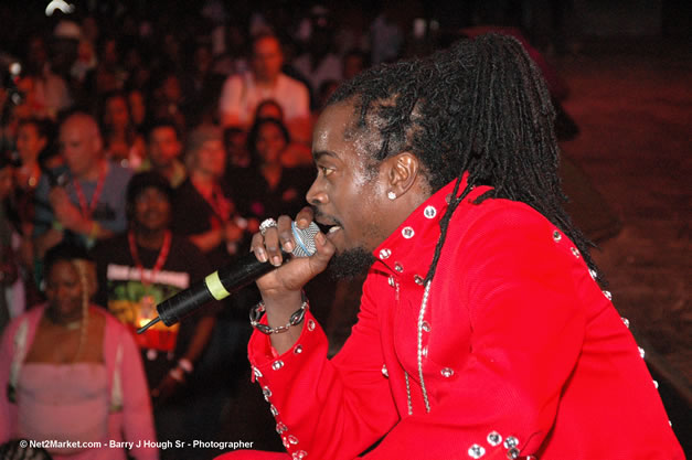 Beenie Man - Red Stripe Reggae Sumfest 2006 - Stormfront - The Blazing Dance Hall Night - Thursday, July 20, 2006 - Catherine Hall Venue - Montego Bay, Jamaica - Negril Travel Guide, Negril Jamaica WI - http://www.negriltravelguide.com - info@negriltravelguide.com...!