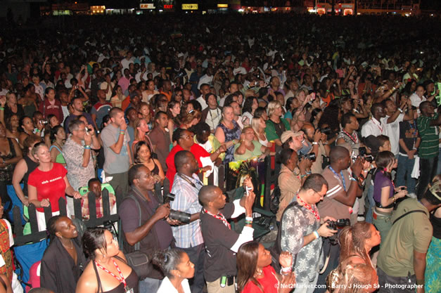 Venue - Audience at Red Stripe Reggae Sumfest 2006 - The Summit - Jamaica's Greatest, The World's Best - Saturday, July 22, 2006 - Montego Bay, Jamaica - Negril Travel Guide, Negril Jamaica WI - http://www.negriltravelguide.com - info@negriltravelguide.com...!