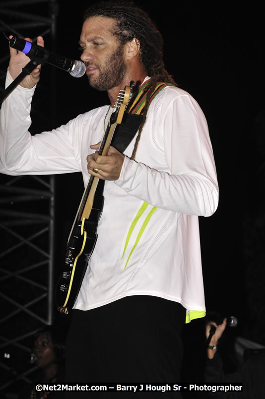 Andy Vernon @ Reggae Sumfest 2008 International Night 2, Catherine Hall, Montego Bay - Saturday, July 19, 2008 - Reggae Sumfest 2008 July 13 - July 19, 2008 - Photographs by Net2Market.com - Barry J. Hough Sr. Photojournalist/Photograper - Photographs taken with a Nikon D300 - Negril Travel Guide, Negril Jamaica WI - http://www.negriltravelguide.com - info@negriltravelguide.com...!