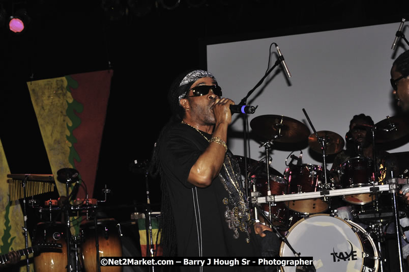 Bonafide @ Reggae Sumfest 2008 International Night 2, Catherine Hall, Montego Bay - Saturday, July 19, 2008 - Reggae Sumfest 2008 July 13 - July 19, 2008 - Photographs by Net2Market.com - Barry J. Hough Sr. Photojournalist/Photograper - Photographs taken with a Nikon D300 - Negril Travel Guide, Negril Jamaica WI - http://www.negriltravelguide.com - info@negriltravelguide.com...!