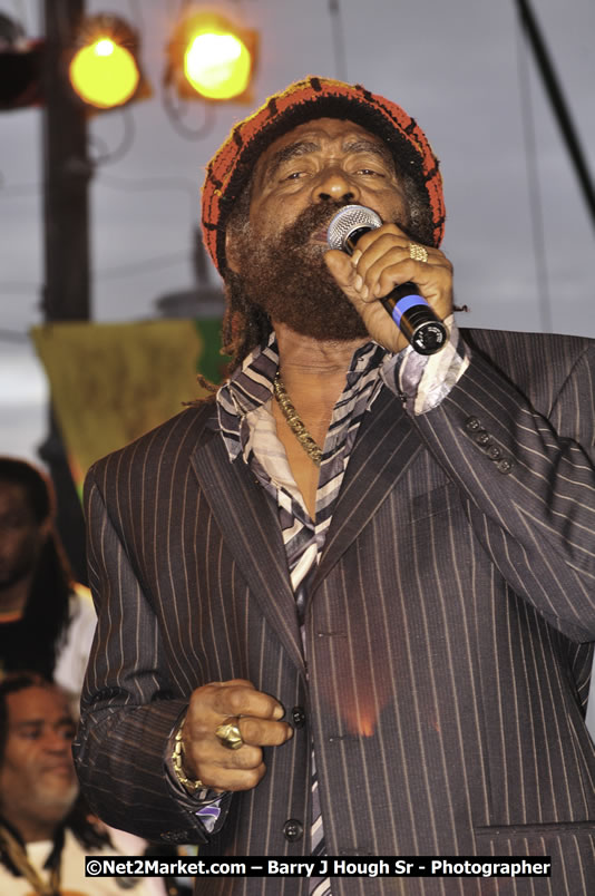 John Holt @ Reggae Sumfest 2008 International Night 2, Catherine Hall, Montego Bay - Saturday, July 19, 2008 - Reggae Sumfest 2008 July 13 - July 19, 2008 - Photographs by Net2Market.com - Barry J. Hough Sr. Photojournalist/Photograper - Photographs taken with a Nikon D300 - Negril Travel Guide, Negril Jamaica WI - http://www.negriltravelguide.com - info@negriltravelguide.com...!