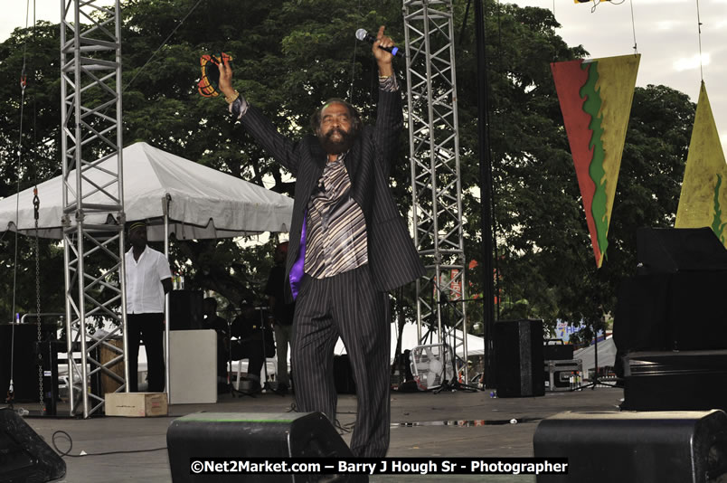 John Holt @ Reggae Sumfest 2008 International Night 2, Catherine Hall, Montego Bay - Saturday, July 19, 2008 - Reggae Sumfest 2008 July 13 - July 19, 2008 - Photographs by Net2Market.com - Barry J. Hough Sr. Photojournalist/Photograper - Photographs taken with a Nikon D300 - Negril Travel Guide, Negril Jamaica WI - http://www.negriltravelguide.com - info@negriltravelguide.com...!