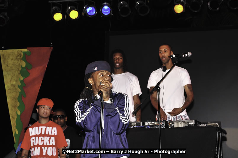 Lil Wayne @ Reggae Sumfest 2008 International Night 2, Catherine Hall, Montego Bay - Saturday, July 19, 2008 - Reggae Sumfest 2008 July 13 - July 19, 2008 - Photographs by Net2Market.com - Barry J. Hough Sr. Photojournalist/Photograper - Photographs taken with a Nikon D300 - Negril Travel Guide, Negril Jamaica WI - http://www.negriltravelguide.com - info@negriltravelguide.com...!