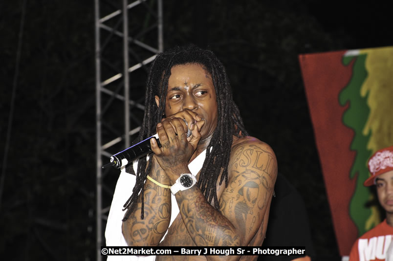 Lil Wayne @ Reggae Sumfest 2008 International Night 2, Catherine Hall, Montego Bay - Saturday, July 19, 2008 - Reggae Sumfest 2008 July 13 - July 19, 2008 - Photographs by Net2Market.com - Barry J. Hough Sr. Photojournalist/Photograper - Photographs taken with a Nikon D300 - Negril Travel Guide, Negril Jamaica WI - http://www.negriltravelguide.com - info@negriltravelguide.com...!