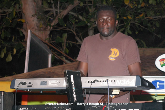 Tarrus Riley, Jimmy Riley, and Dwayne Stephensen - Money Cologne Promotions in association with "British Link Up" presents Summer Jam featuring She's Royal Tarrus Riley & Jimmy Riley - Plus Ras Slick, Sham Dawg, and Whiskey Bagio @ Roots Bamboo, Norman Manley Boulevard, Negril, Jamaica W.I. - Backed up Dean Fraser & The Hurricanne Band - MC Barry G and Rev. BB - July 25, 2007 - Negril Travel Guide.com, Negril Jamaica WI - http://www.negriltravelguide.com - info@negriltravelguide.com...!