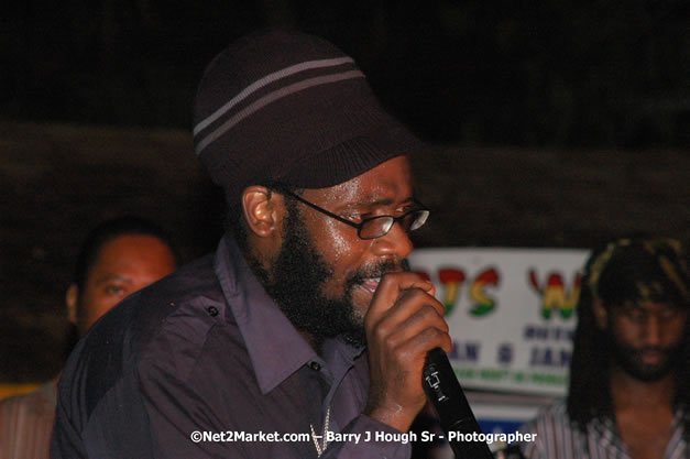 Tarrus Riley, Jimmy Riley, and Dwayne Stephensen - Money Cologne Promotions in association with "British Link Up" presents Summer Jam featuring She's Royal Tarrus Riley & Jimmy Riley - Plus Ras Slick, Sham Dawg, and Whiskey Bagio @ Roots Bamboo, Norman Manley Boulevard, Negril, Jamaica W.I. - Backed up Dean Fraser & The Hurricanne Band - MC Barry G and Rev. BB - July 25, 2007 - Negril Travel Guide.com, Negril Jamaica WI - http://www.negriltravelguide.com - info@negriltravelguide.com...!