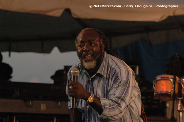 Freddie McGregor @ Western Consciousness 2007 - Presented by King of Kings Productons - Saturday, April 28, 2007 - Llandilo Cultural Centre, Savanna-La-Mar, Westmoreland, Jamaica W.I. - Negril Travel Guide, Negril Jamaica WI - http://www.negriltravelguide.com - info@negriltravelguide.com...!